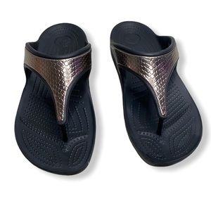 womens wide width slides